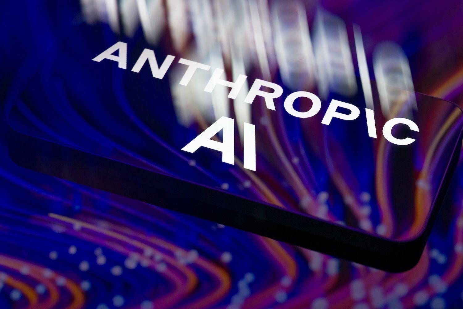 AI融资竞赛重启，Anthropic估值9650亿美元反超OpenAI